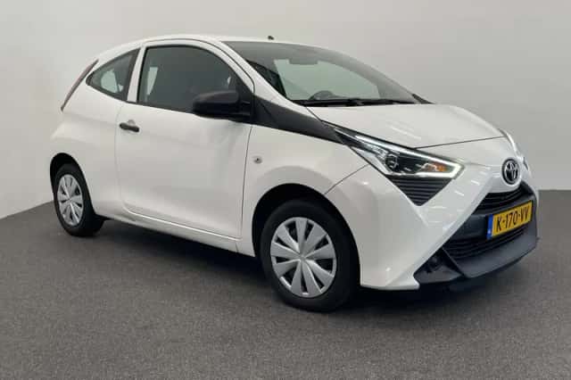Toyota Aygo (2021) thumbnail 3