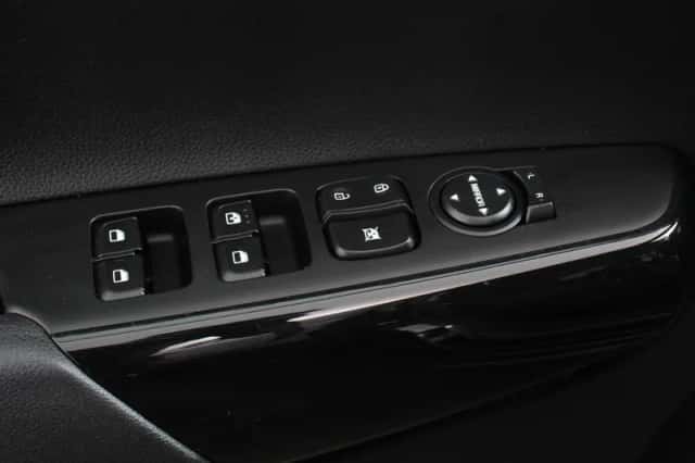 Kia Picanto (2023) thumbnail 11
