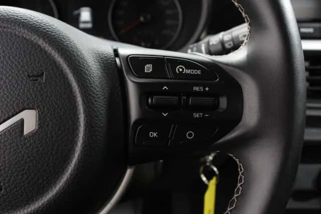 Kia Picanto (2023) thumbnail 17