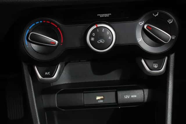 Kia Picanto (2023) thumbnail 20