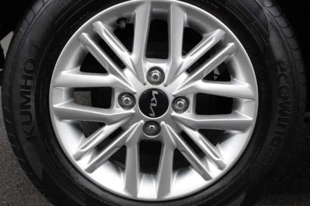 Kia Picanto (2023) thumbnail 4