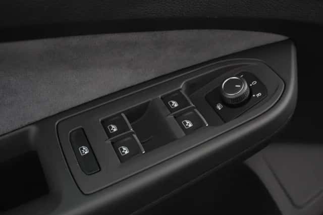 Volkswagen Golf (2024) thumbnail 12