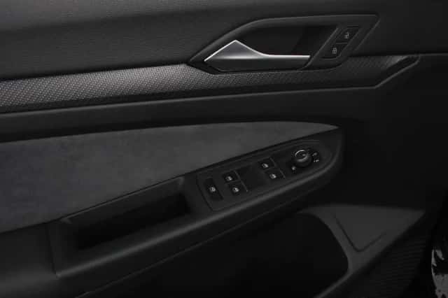 Volkswagen Golf (2024) thumbnail 13