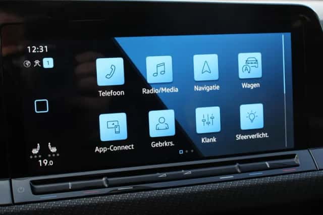 Volkswagen Golf (2024) thumbnail 21