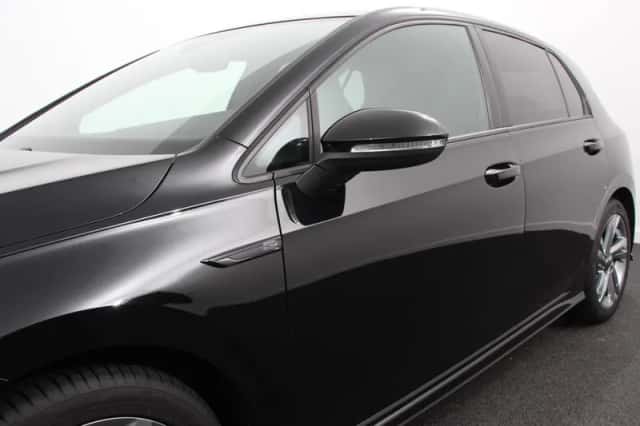 Volkswagen Golf (2024) thumbnail 28
