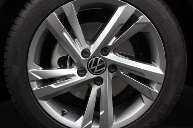 Volkswagen Golf (2024) thumbnail 31