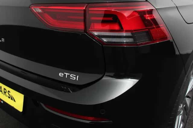 Volkswagen Golf (2024) thumbnail 34
