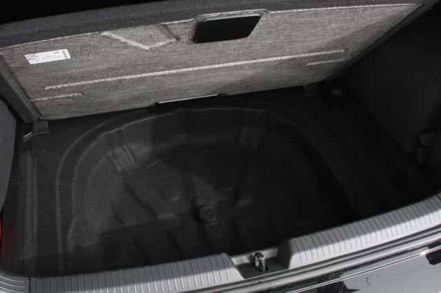 Volkswagen Golf (2024) thumbnail 38