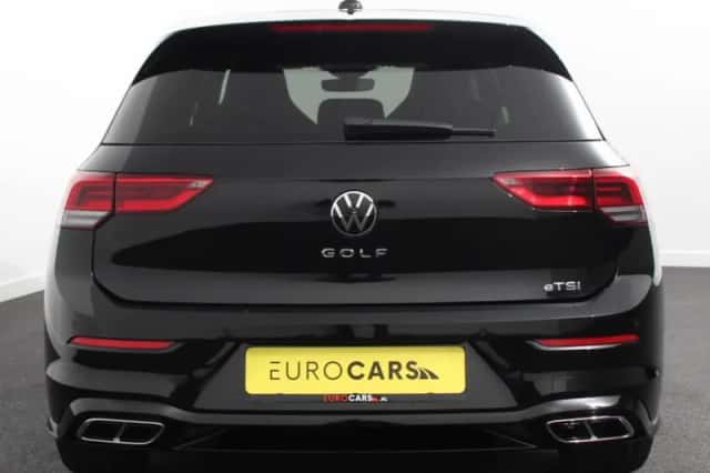 Volkswagen Golf (2024) thumbnail 5