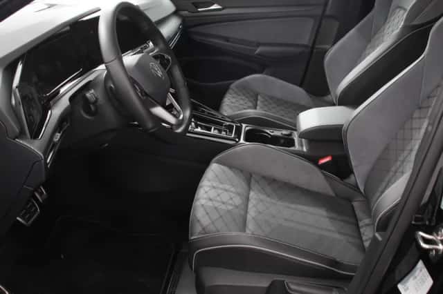 Volkswagen Golf (2024) thumbnail 9