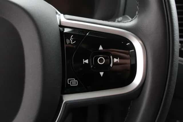 Volvo XC90 (2021) thumbnail 16