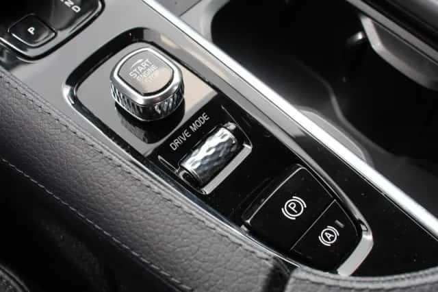 Volvo XC90 (2021) thumbnail 18