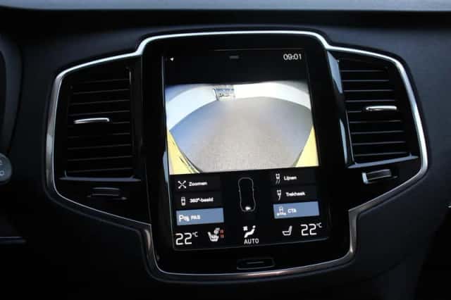 Volvo XC90 (2021) thumbnail 3