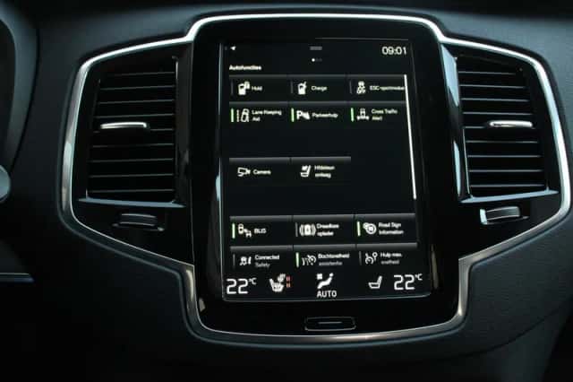 Volvo XC90 (2021) thumbnail 22