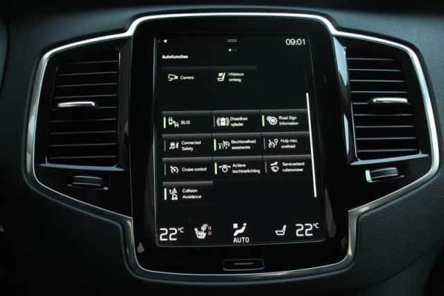 Volvo XC90 (2021) thumbnail 23