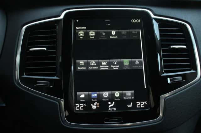 Volvo XC90 (2021) thumbnail 24