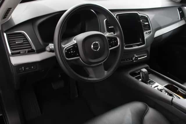Volvo XC90 (2021) thumbnail 9
