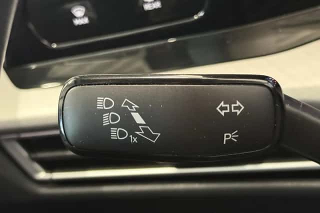 Volkswagen Golf (2023) thumbnail 24