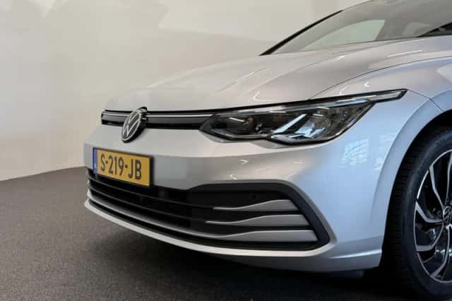 Volkswagen Golf (2023) thumbnail 34