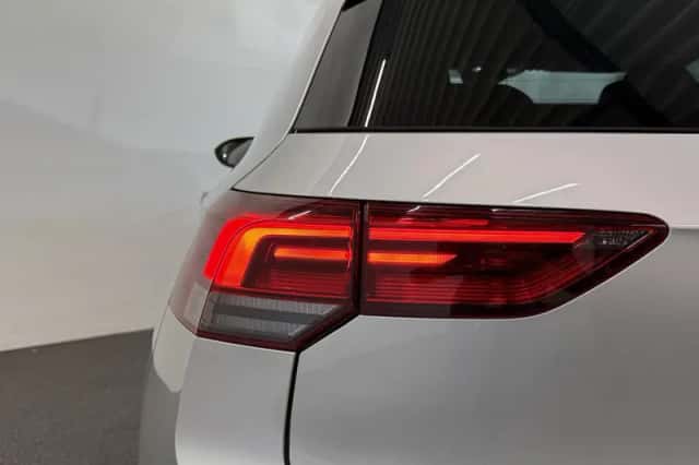 Volkswagen Golf (2023) thumbnail 36
