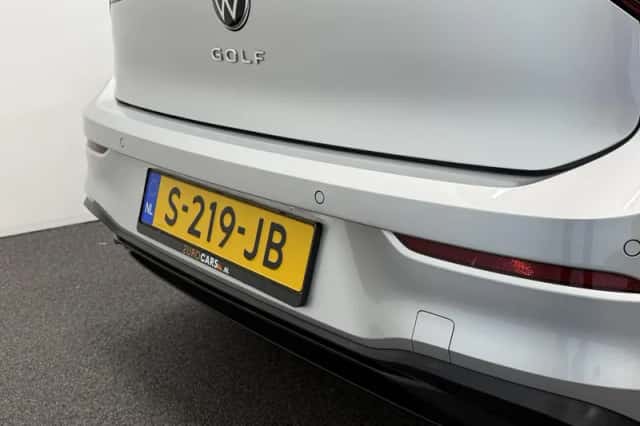 Volkswagen Golf (2023) thumbnail 37