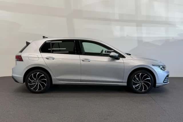 Volkswagen Golf (2023) thumbnail 5