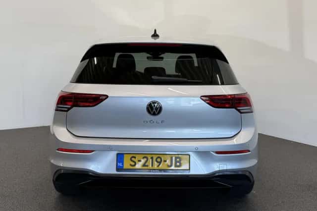 Volkswagen Golf (2023) thumbnail 7