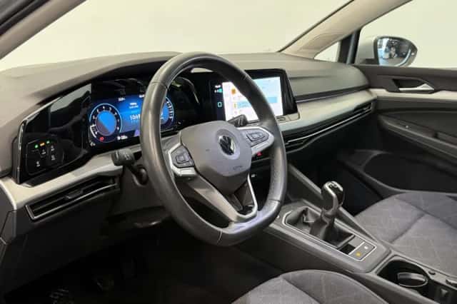 Volkswagen Golf (2023) thumbnail 9