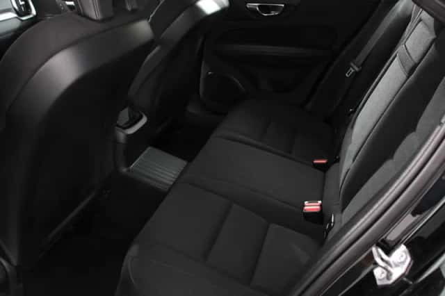 Volvo V60 (2020) thumbnail 11