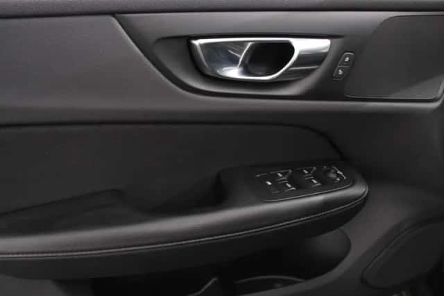 Volvo V60 (2020) thumbnail 13