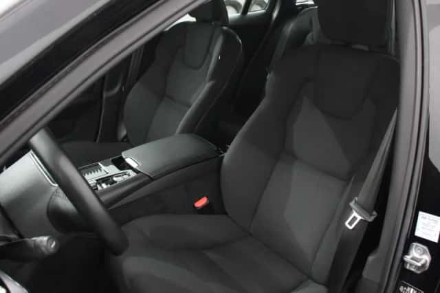 Volvo V60 (2020) thumbnail 3