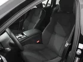 Volvo V60 (2020) thumbnail 3