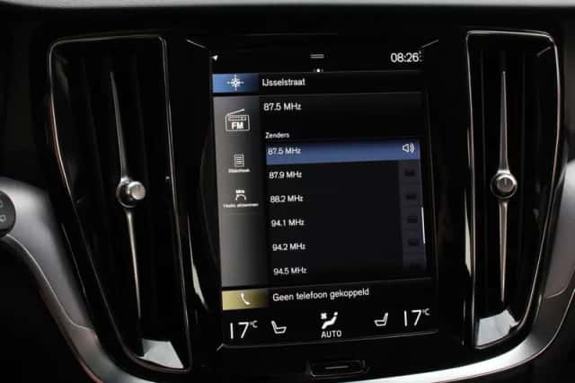 Volvo V60 (2020) thumbnail 22