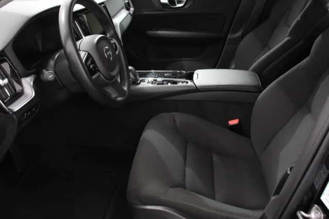 Volvo V60 (2020) thumbnail 10