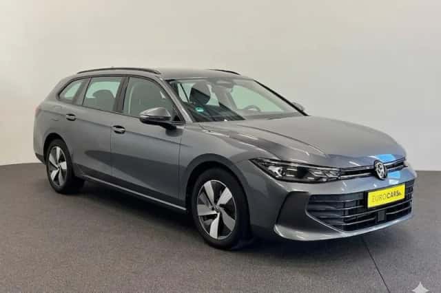 Volkswagen Passat (2025) thumbnail 2