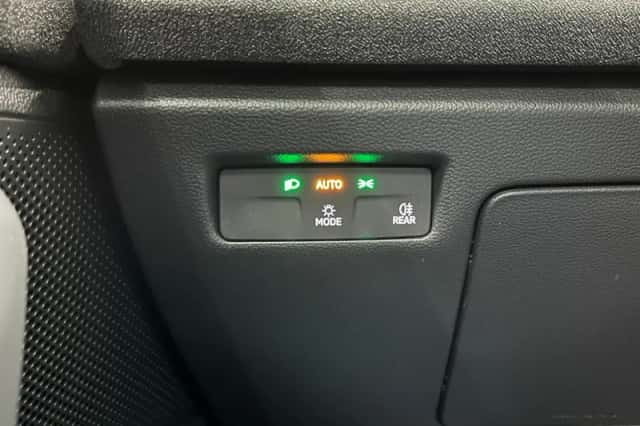 Volkswagen Passat (2025) thumbnail 14