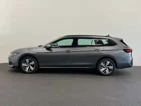 Volkswagen Passat (2025) thumbnail 3
