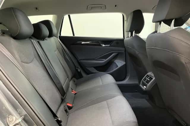 Volkswagen Passat (2025) thumbnail 28