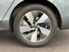Volkswagen Passat (2025) thumbnail 33