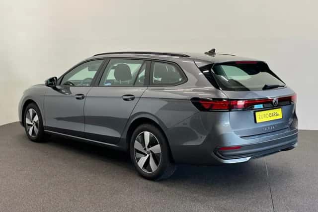 Volkswagen Passat (2025) thumbnail 5