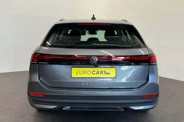 Volkswagen Passat (2025) thumbnail 6
