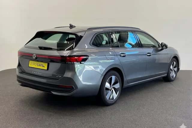Volkswagen Passat (2025) thumbnail 7