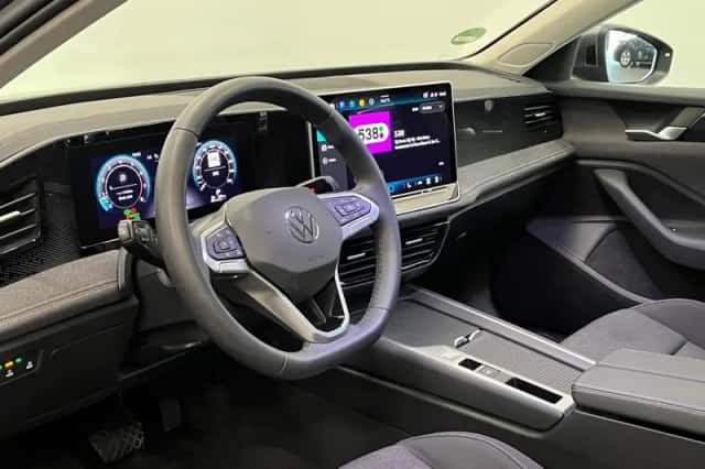 Volkswagen Passat (2025) thumbnail 9