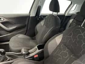 Peugeot 2008 (2019) thumbnail 12