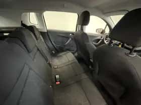 Peugeot 2008 (2019) thumbnail 14