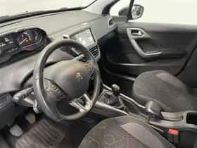 Peugeot 2008 (2019) thumbnail 21