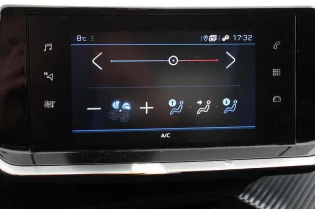 Peugeot 208 (2021) thumbnail 16