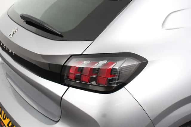 Peugeot 208 (2021) thumbnail 28