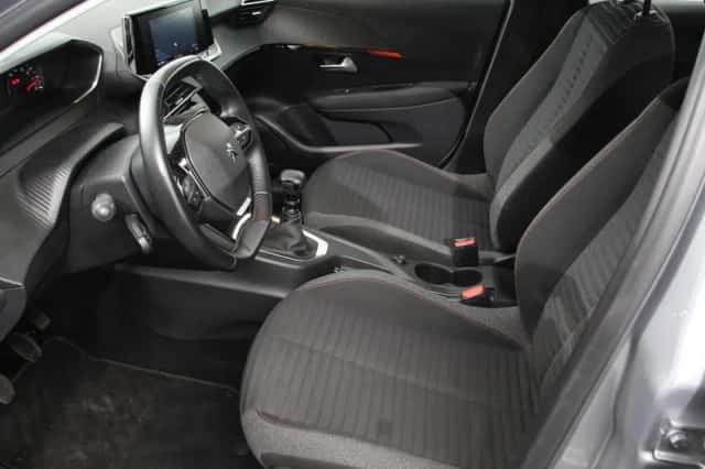 Peugeot 208 (2021) thumbnail 8