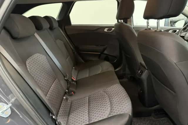 Kia Ceed Sportswagon (2023) thumbnail 13
